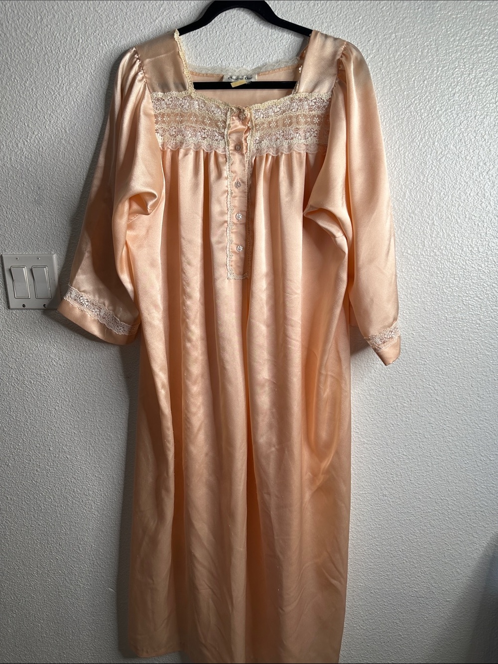 Vintage miss diorSilky Peach Lace-Trim Nightgown - Women’s Sleepwear size M